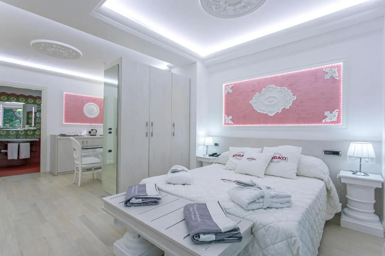 Boutique Hotel Paradiso Bovelacci Milano Marittima 5*,
