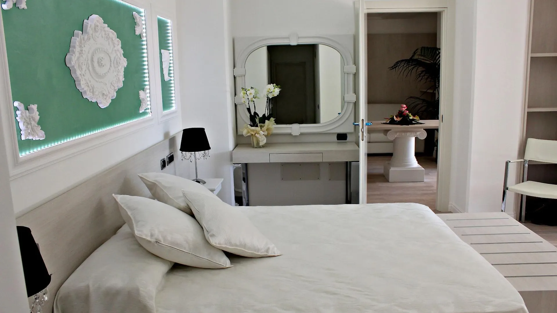 Boutique Hotel Paradiso Bovelacci Milano Marittima 5*,