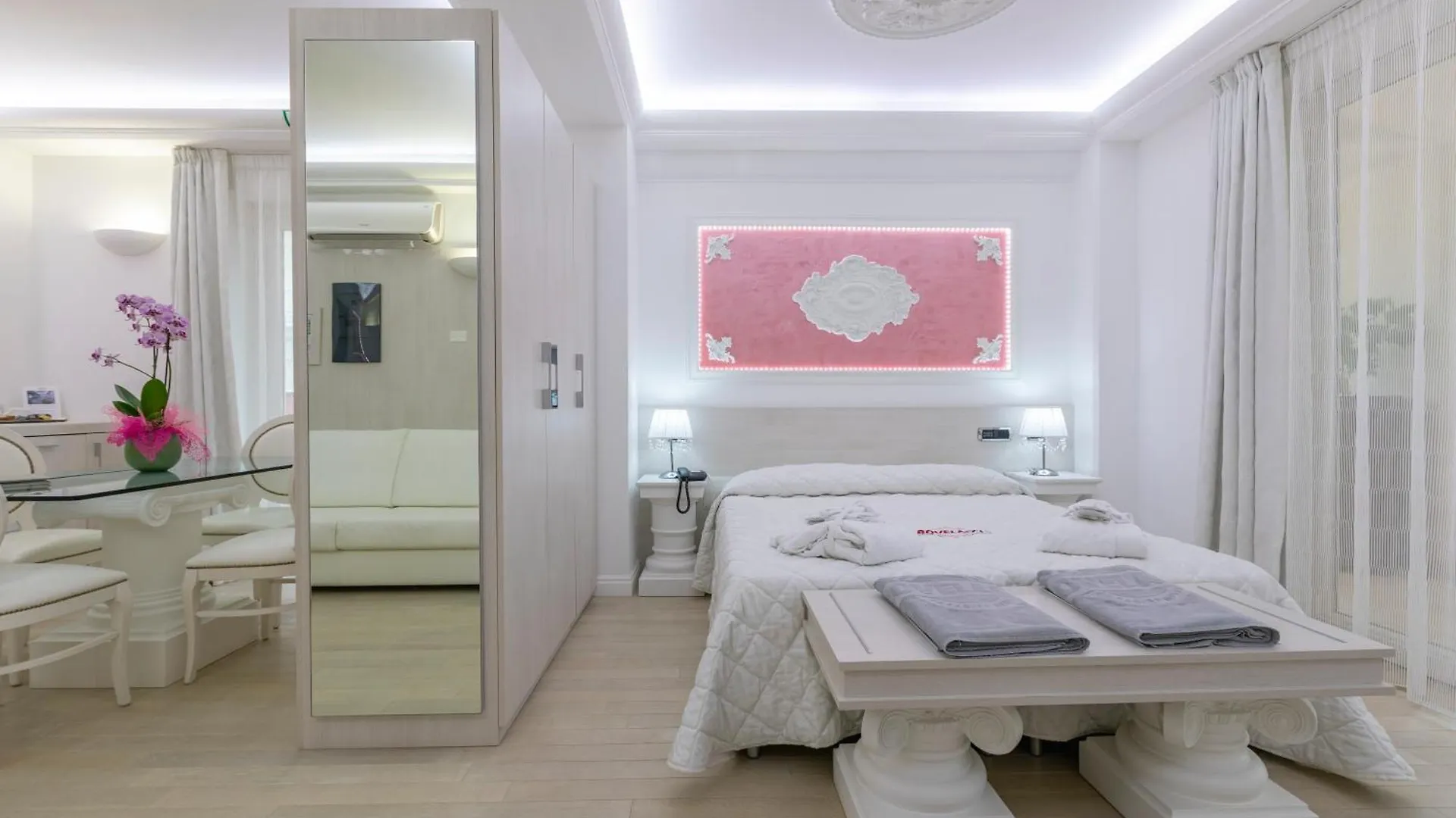 Boutique Hotel Paradiso Bovelacci Milano Marittima 5*,