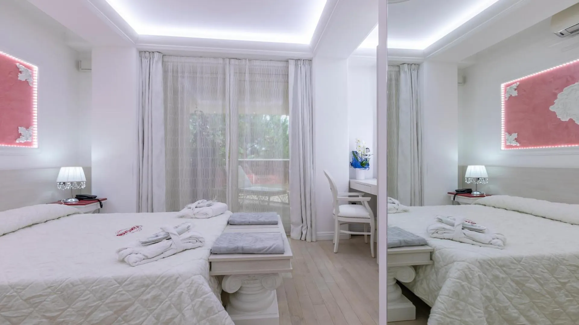 Boutique Hotel Paradiso Bovelacci Milano Marittima Italy